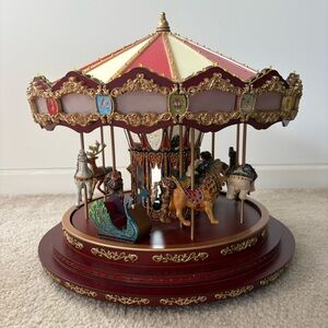 Mr. Christmas Deluxe Marquee Grand Carousel